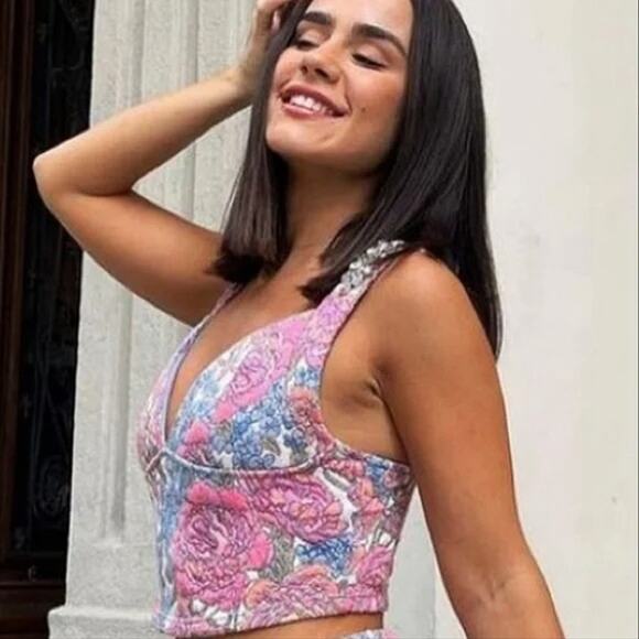RARE!!! ZARA Crop Top NWT - Picture 1 of 16
